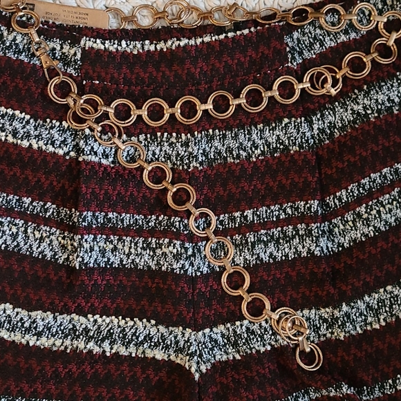 BCBG GENERATION SIZE 6 MULTI SHORTS - Picture 5 of 16